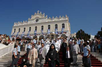 Με λαμπρότητα τιμάται σε όλη την Ελλάδα η Κοίμηση της Θεοτόκου