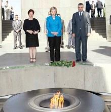 Τουρκική δυσαρέσκεια για την επίσκεψη της Χ. Κλίντον στην Αρμενία