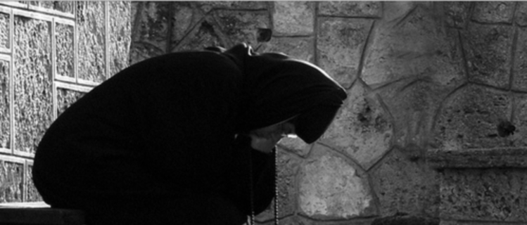 nun-praying_-_Copy