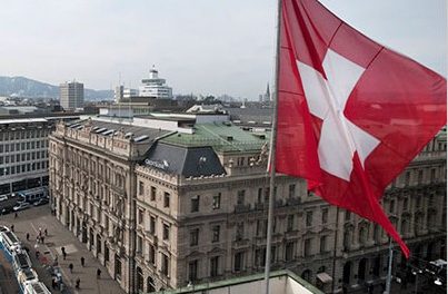 Κυνήγι λογαριασμών στην Ελβετία: Η καινούργια υποκρισία