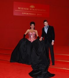 Αυστρία: Ελληνικό “χρώμα” στο φημισμένο Χορό της Κρατικής Οπερας Βιέννης