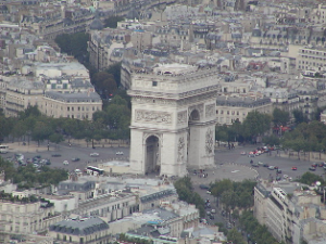 Βούλιαξε το Παρίσι από την κολοσσιαία συγκέντρωση των “αγανακτισμένων”