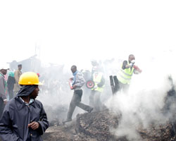 Έκρηξη αγωγού πετρελαίου με 120 νεκρούς στην Κένυα
