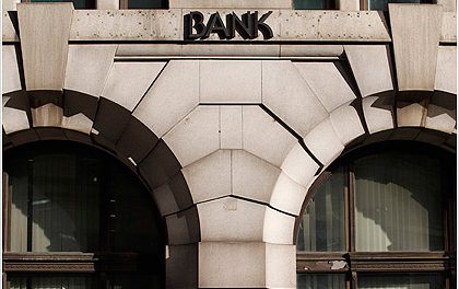 Moody’s: Υποβάθμιση 12 βρετανικών τραπεζών