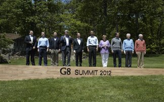 Συνάντηση G8: “Η Ελλάδα πρέπει να παραμείνει στην Ευρωζώνη”