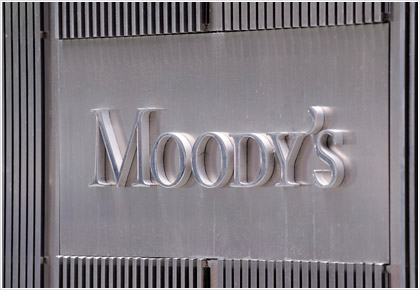Moody’s: Αδύνατη η άμεση αναβάθμιση της Ελλάδας
