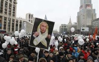 Ογκώδης πορεία διαμαρτυρίας κατά του Πούτιν στη Μόσχα