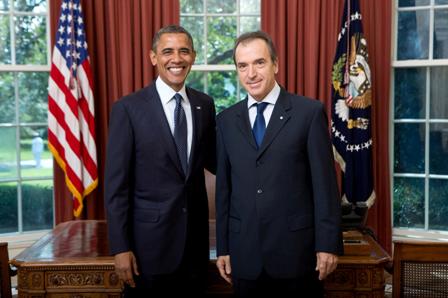 Τα διαπιστευτήριά του επέδωσε στον πρόεδρο Ομπάμα ο νέος πρέσβης στην Washington, Χρήστος Παναγόπουλος