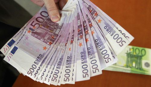 80 δισ. ευρώ έχουν φύγει από τις ελληνικές τράπεζες
