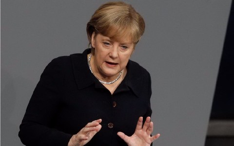 Merkel Calls for Swift Start of Greek Bailout Talks