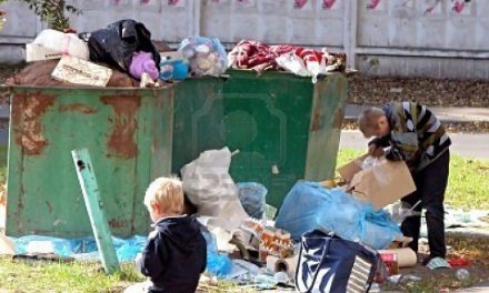 Η πραγματικότητα δεν χωρά σε θεωρίες