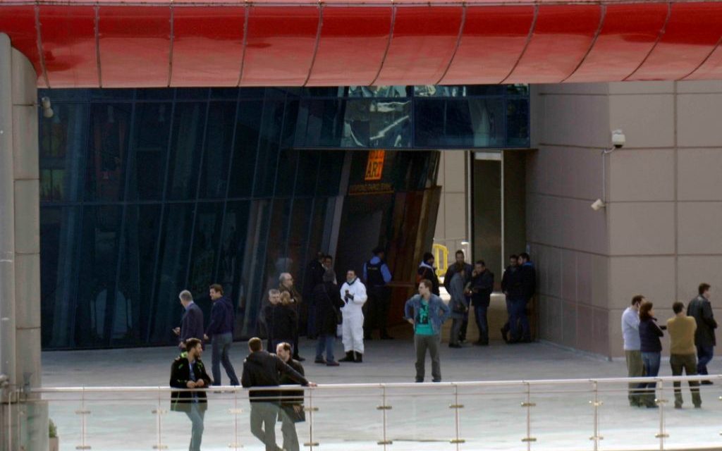 Το χρονικό της «τυφλής» βομβιστικής επίθεσης στο «The Mall» στο Μαρούσι