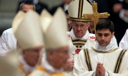 Πάπας Φραγκίσκος: Αγαπάτε αλλήλους. Είρηνη πάσι