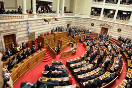 Υπερψηφίστηκε το πολυνομοσχέδιο από 168 βουλευτές