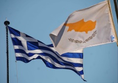Reuters: «H Κύπρος γυρίζει την πλάτη στην Ελλάδα»