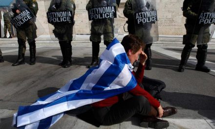 Kατά της πολιτικής λιτότητας στην Ελλάδα, 26 καθηγητές του London School of Economics