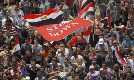 Άρνηση του αιγυπτιακού στρατού πως πυροβόλησε διαδηλωτές
