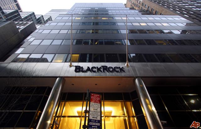Η BlackRock επιβάλει κούρεμα σε δάνεια-κάρτες