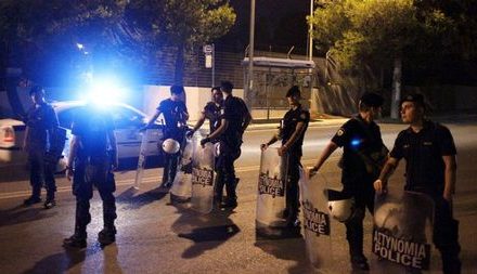 Την διερεύνηση καταγγελιών για χρήση βίας στην Αμυγδαλέζα ζητά ο ΣΥΡΙΖΑ