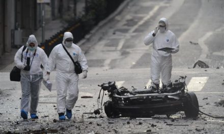 A car with 75 kg of explosives exploded in the center of Athens
