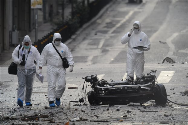 A car with 75 kg of explosives exploded in the center of Athens