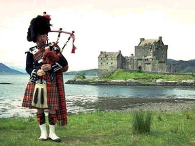 Oι Σκωτσέζοι θυμούνται τον Άγιο Άνδρεα δια της σημαίας τους