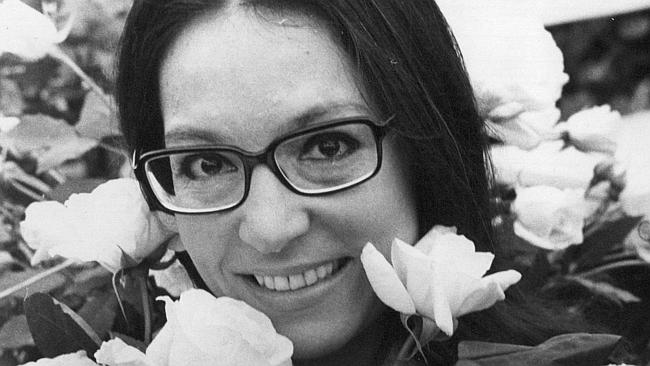 Nana Mouskouri defied parental disaproval to forge a career as a jazz singer.