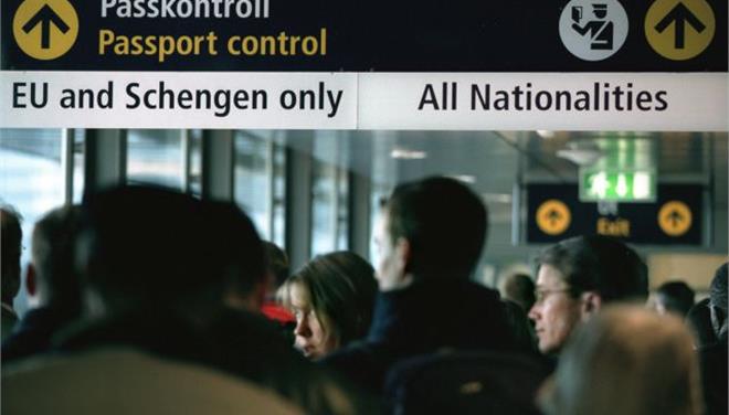 Σκληραίνουν οι έλεγχοι στα αεροδρόμια εντός ζώνης Σένγκεν