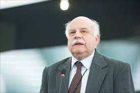 Στρατηγός Επιτήδειος: «Ο Αβραμόπουλος θέλει να δώσει δουλειά σε εκατομμύρια αλλοδαπούς»