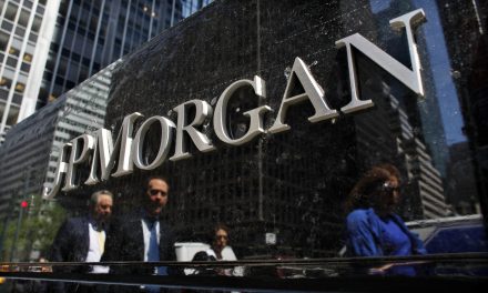 JP Morgan: “Πέταξαν” 3 δισ. ευρώ από τις ελληνικές τράπεζες σε μία εβδομάδα