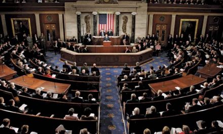Η αμερικανική Βουλή ενέκρινε το φορολογικό νομοσχέδιο
