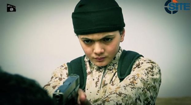 Ανήλικος εκτελεί «πράκτορα» της Μοσάντ σε βίντεο της ISIS