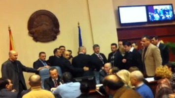 Σκόπια: Παραιτήσεις υπουργών εν μέσω πολιτικής κρίσης