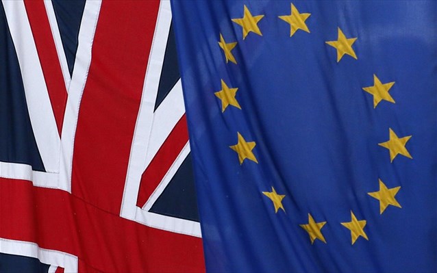 Υπέρ της παραμονής της χώρας στην ΕΕ τάσσονται οι Βρετανοί, σύμφωνα με δημοσκόπηση
