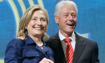 Μπιλ και Χίλαρι Κλίντον: Επιχείρηση «ομιλίες» μέ έσοδα 25 εκατ. δολάρια σε έναν χρόνο!