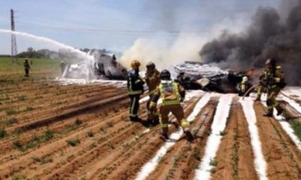 Ισπανία: Στρατιωτικό αεροσκάφος συνετρίβη στο αεροδρόμιο της Σεβίλης
