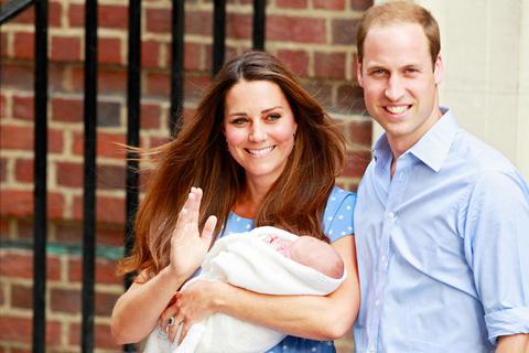 Μπάκινχαμ: Είναι κορίτσι – Πανηγυρισμοί και ευχές για το δεύτερο βασιλικό μωρό