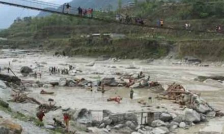 Τραγωδία δίχως τέλος στο Νεπάλ – Και νέος ισχυρός σεισμός με νεκρούς και τραυματίες