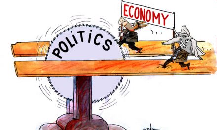 Η εκβιαστική υποταγή της πολιτικής στην οικονομία