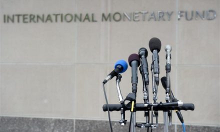 Διαψεύδει το ΔΝΤ τα περί δεσμεύσεων εταιρικών εμβασμάτων
