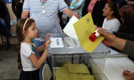 Τουρκία: Σενάρια για νέες εκλογές το φθινόπωρο