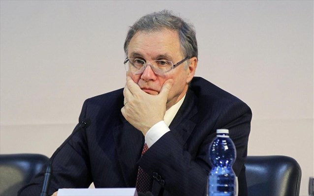 Διοικητής της Τράπεζας της Ιταλίας: Η επιμήκυνση του ελληνικού χρέους δεν αρκεί
