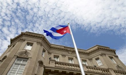 Η Κούβα καλωσορίζει το δολάριο, τουρίστες και εταιρείες των ΗΠΑ