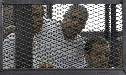 Αίγυπτος: Κάθειρξη τριών ετών για τρεις δημοσιογράφους του Αλ Τζαζίρα