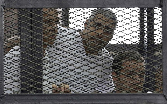 Αίγυπτος: Κάθειρξη τριών ετών για τρεις δημοσιογράφους του Αλ Τζαζίρα