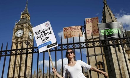 Διαδηλώσεις υπέρ των προσφύγων σε Κοπεγχάγη και Λονδίνο