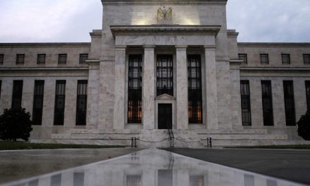 Bullard: Η Fed έπρεπε να είχε αυξήσει τα επιτόκια