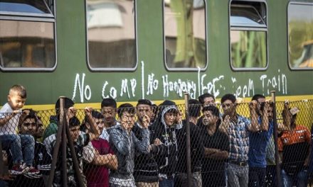 Με εξέγερση απειλούν 2.300 μετανάστες σε κέντρο υποδοχής στην Ουγγαρία