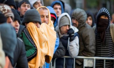 Περίπου 436.000 πρόσφυγες λαμβάνουν κοινωνικά επιδόματα στη Γερμανία