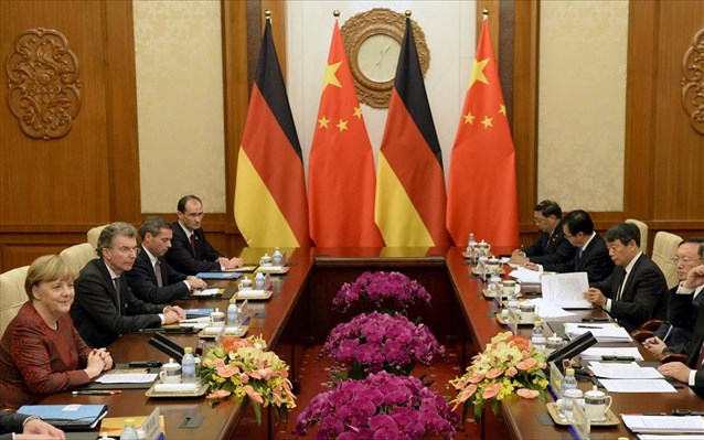 DW: «Υποχωρεί το οικονομικό ενδιαφέρον των Κινέζων για τη Γερμανία»